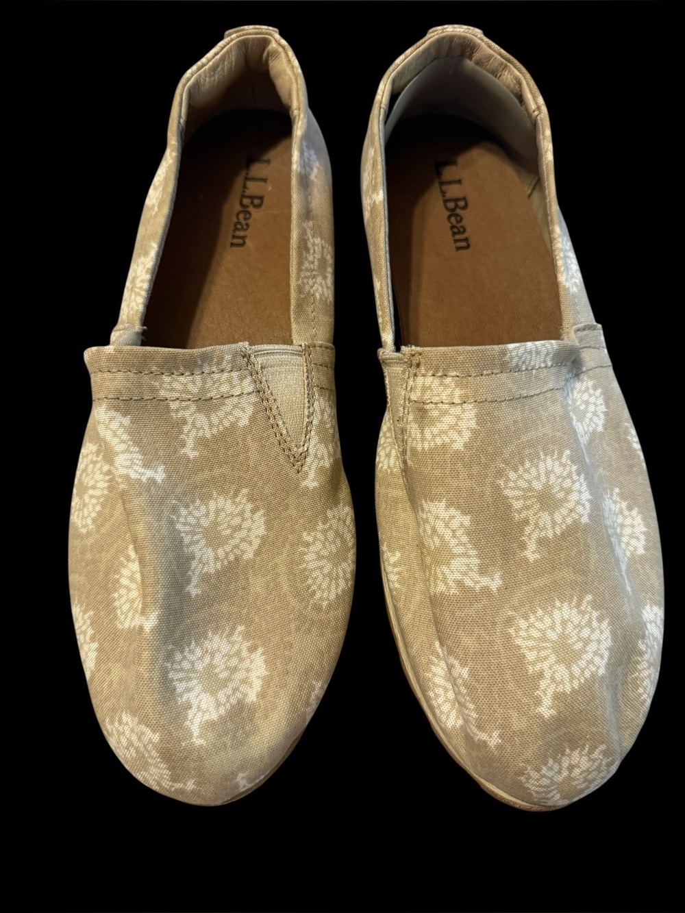 L.L. Bean Beige Canvas Slip-On Shoes with White Floral Print Sz 8.5